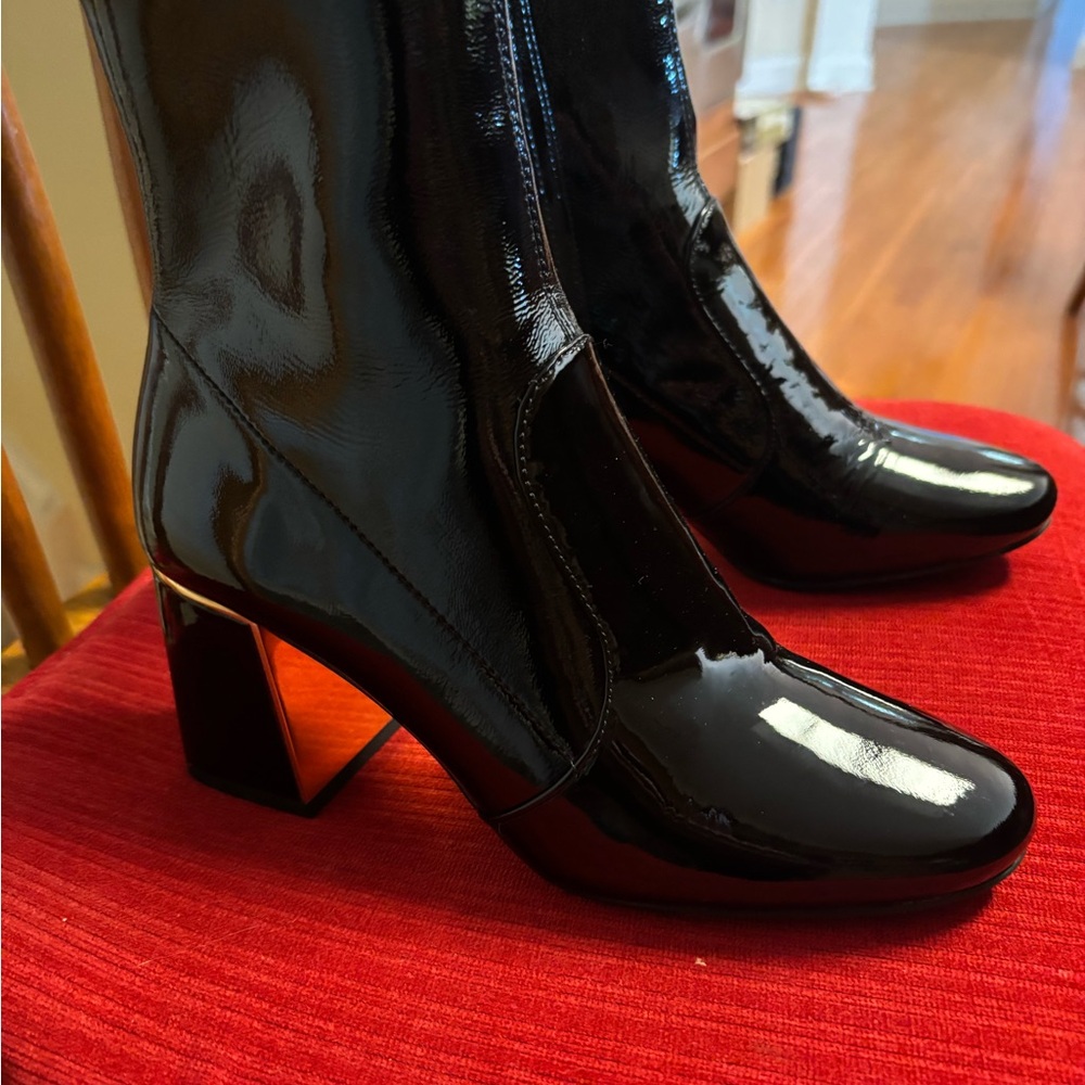 Tory burch size 6 1/2 Black Patent Leather Ankle Boots